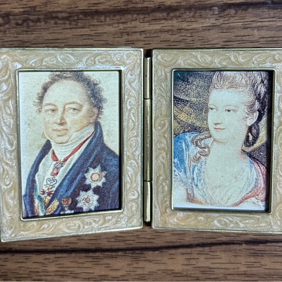 Jay Strongwater • Picture Holder • Vintage • Strawberry Floral • Crystal •Frame - Picture 5 of 10